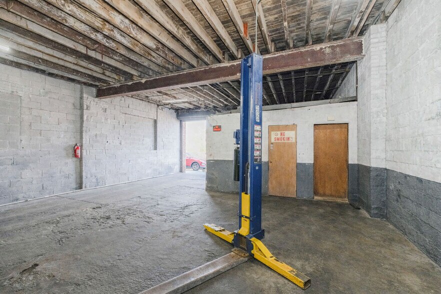 More Photos Of 961 E 51st St, Brooklyn Service For Sale
