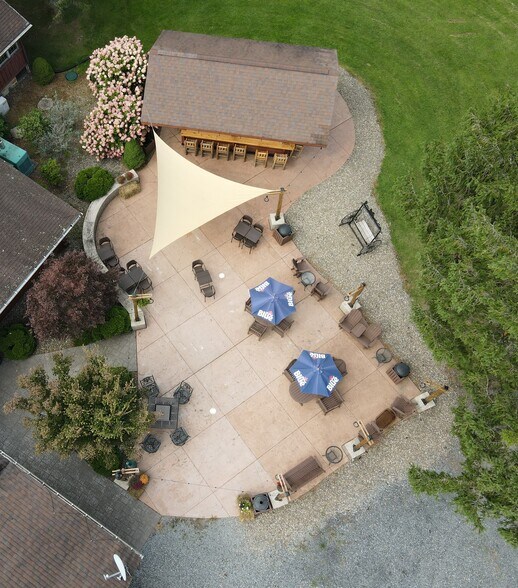 More Photos Of 32600 N State Route 44, Slate Run Hotel For Sale