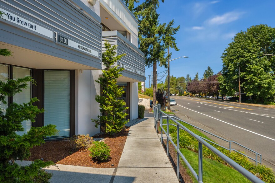 More Photos Of 901 Rainier Ave N, Renton Unknown For Lease