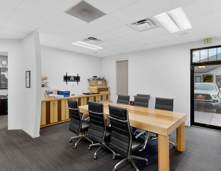 More Photos Of 1250 City View Ctr, Oviedo Office For Lease
