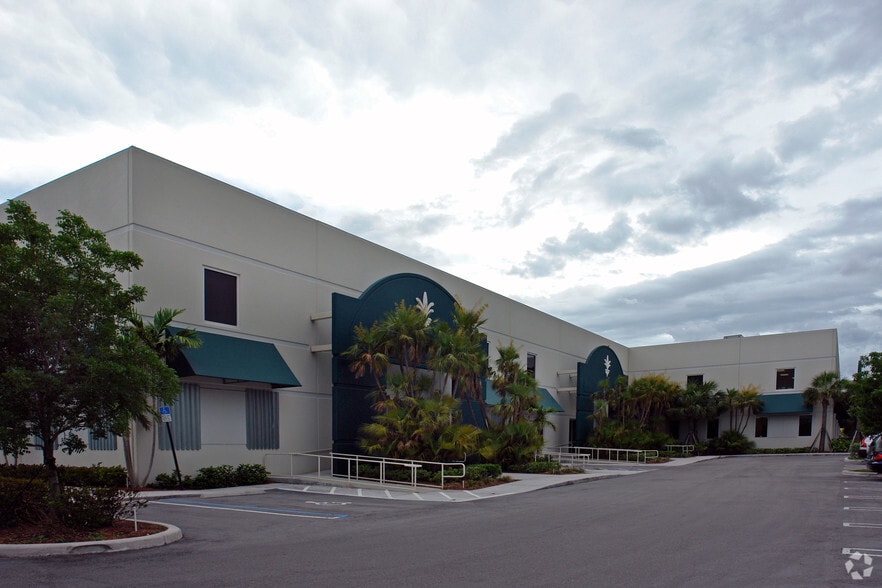 More Photos Of 9990 NW 14th St, Miami Warehouse For Sale