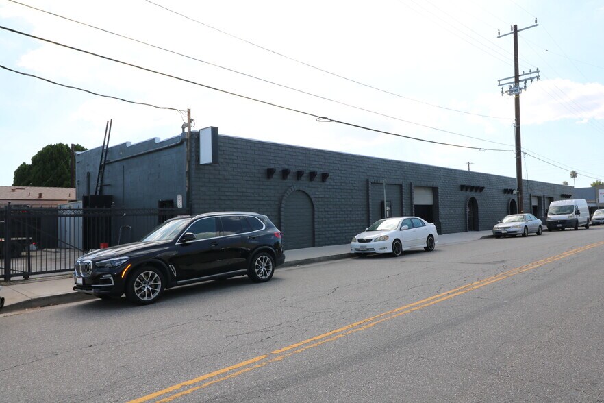 Primary Photo Of 16770-16780 Stagg St, Van Nuys Warehouse For Lease