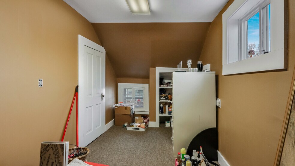 More Photos Of 33 W Cedar St, Chippewa Falls Office For Sale