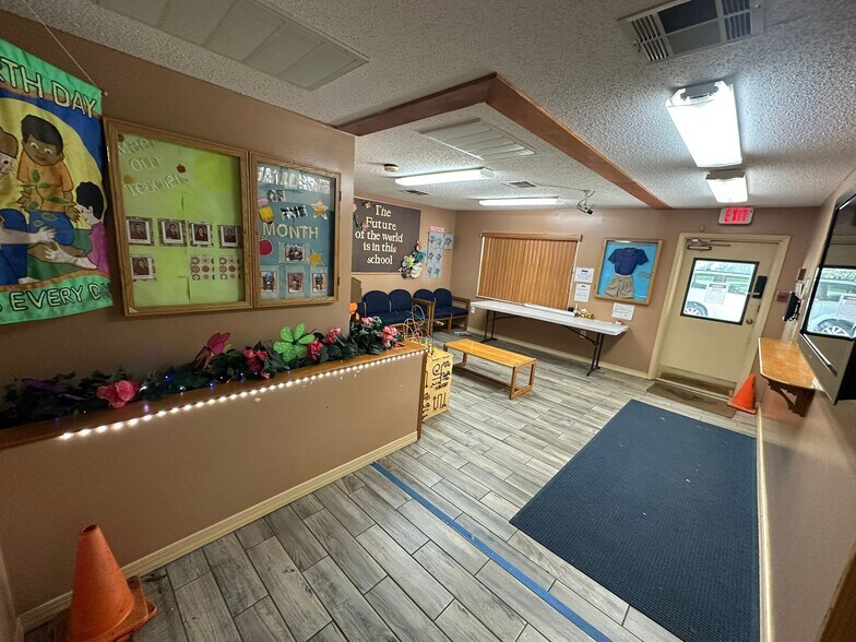 More Photos Of 90 S Doverplum Ave, Kissimmee Schools For Lease