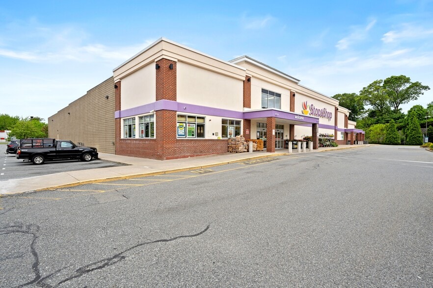 More Photos Of 275 Warwick Ave, Cranston Supermarket For Sale