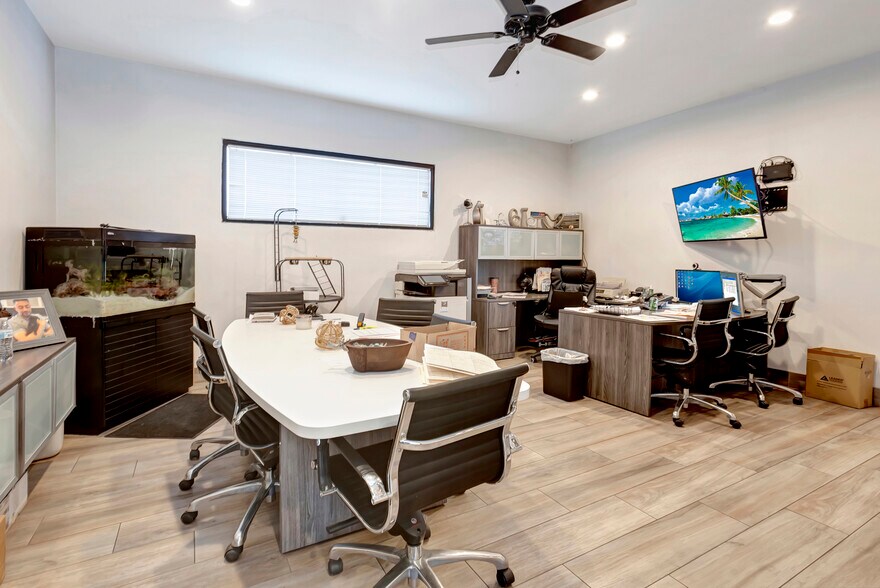 More Photos Of 1731 S Cactus Ave, Bloomington Auto Dealership For Sale