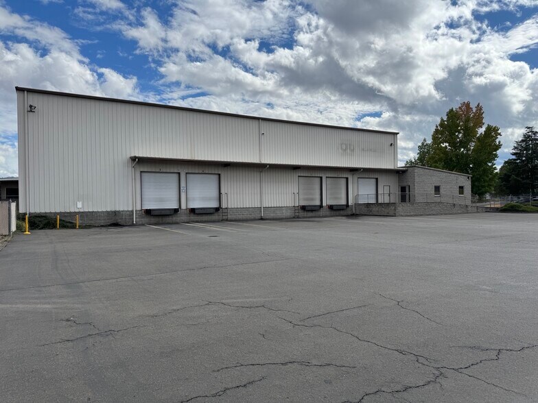 More Photos Of 1165 Fisher Ave, Medford Warehouse For Lease
