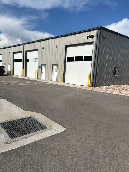 More Photos Of 1908 N 200 E, Spanish Fork Self Storage For Lease