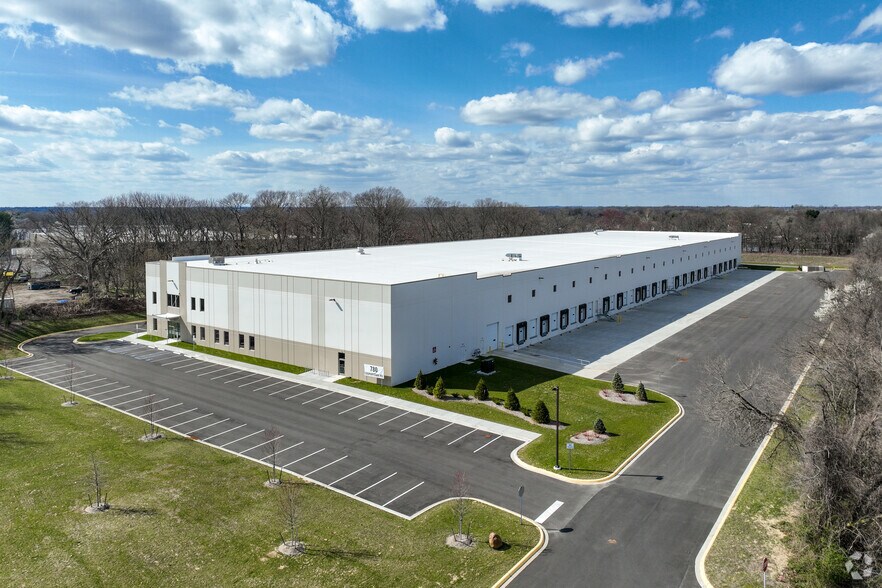 More Photos Of 780 Coopertown Rd, Delanco Distribution For Lease