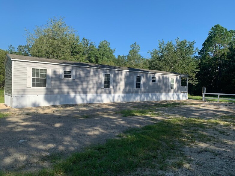 More Photos Of 154 NW Alpata Ct, Lake City Manufactured Housing Mobile Home Park For Sale