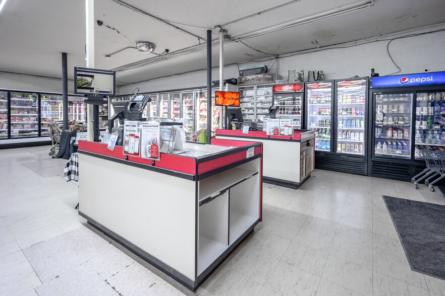 More Photos Of 1012 6th St, Maysville Supermarket For Sale
