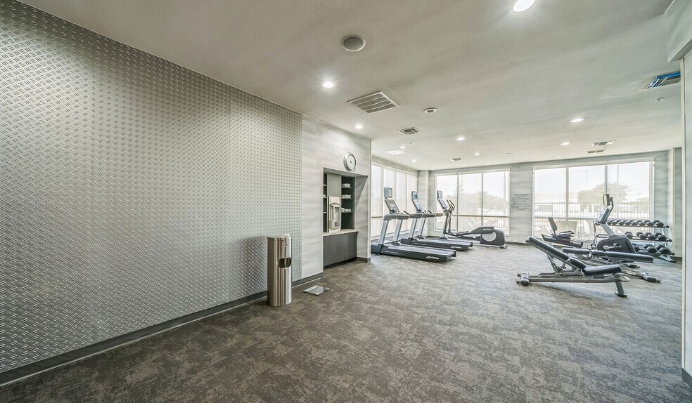 More Photos Of 409 N Clark Rd, Cedar Hill Hotel For Sale