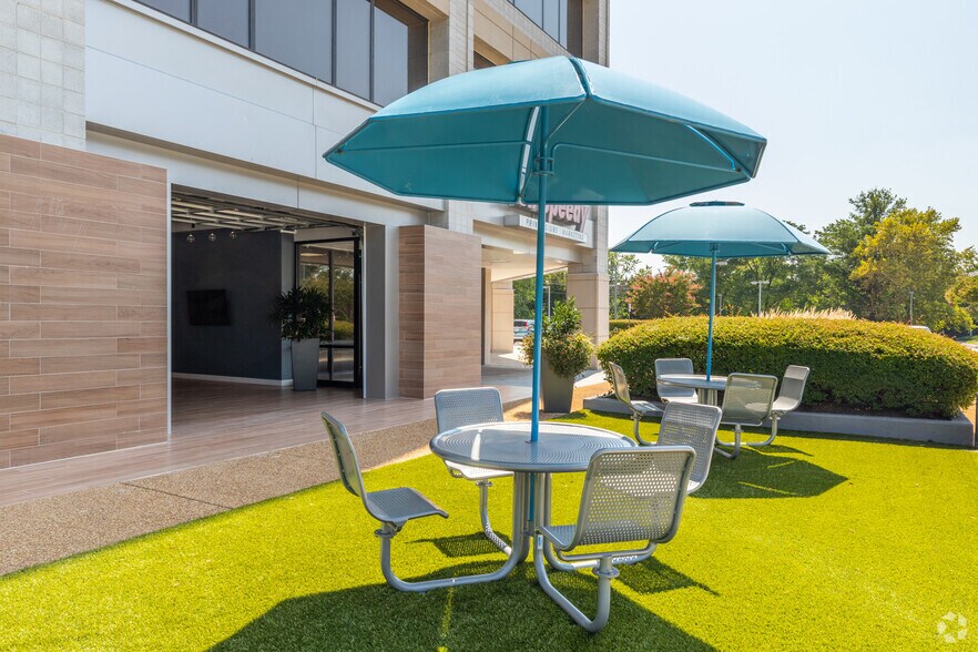 More Photos Of 1945 Old Gallows Rd, Vienna Medical For Lease