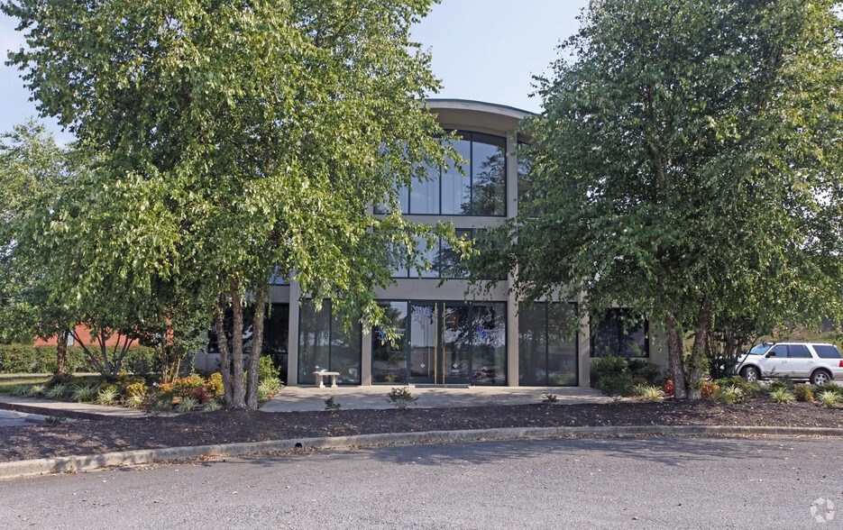 More Photos Of 112 Center Ct, Clarksville Office Residential For Sale