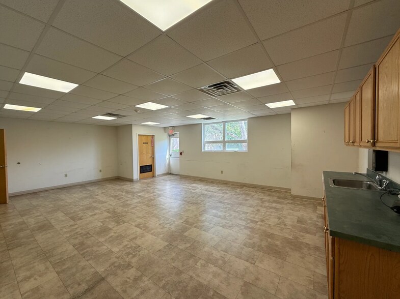 More Photos Of 8 Minneakoning Rd, Flemington Warehouse For Sale