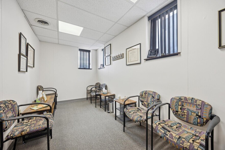 More Photos Of 1569 Medical Dr, Pottstown Office For Sale