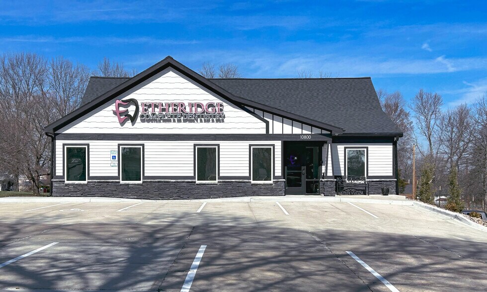 Primary Photo Of 10800 E 77th Ter, Raytown Medical For Sale