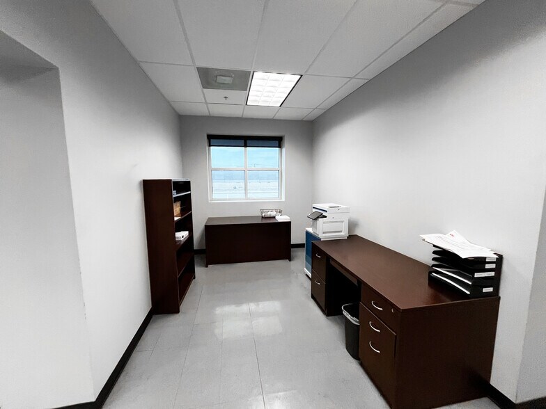 More Photos Of 7995 E Interstate 20 E, Odessa Warehouse For Lease