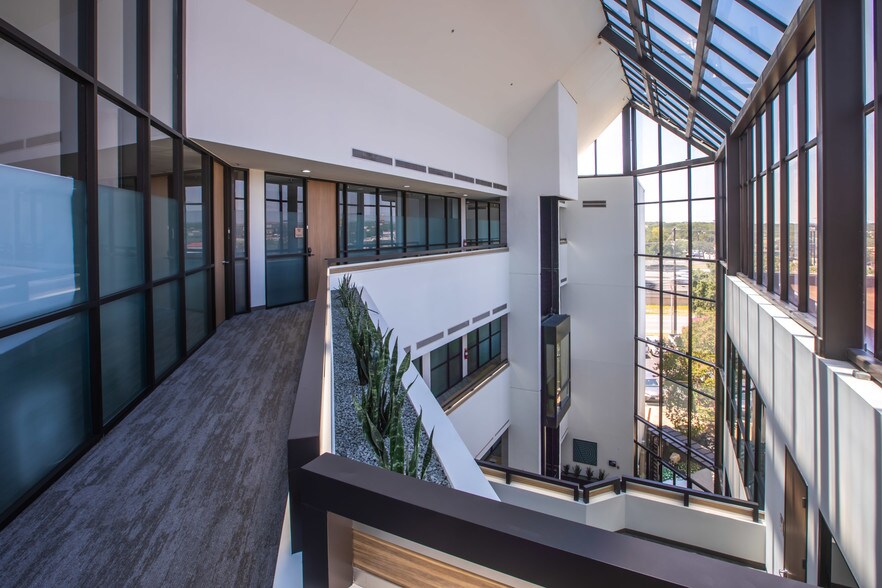 More Photos Of 15600 San Pedro Ave, San Antonio Office For Lease