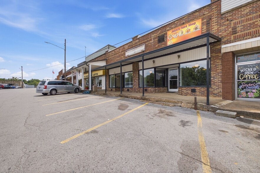 More Photos Of 1029 Park St, Westmoreland Storefront Retail Office For Sale