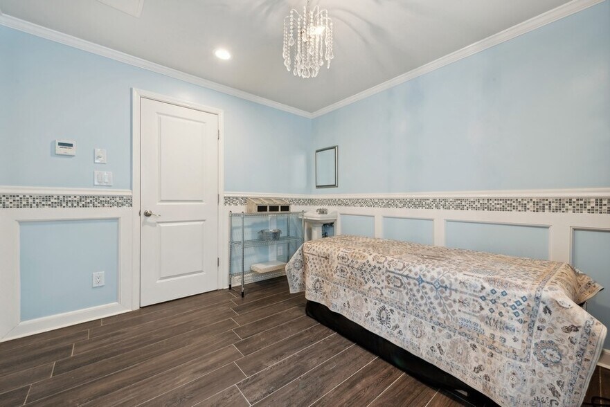 More Photos Of 504 Merrick Rd, Lynbrook Apartments For Sale
