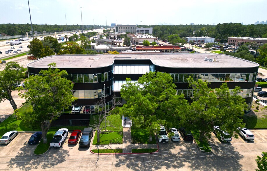 More Photos Of 8955 Katy Fwy, Houston Office For Lease