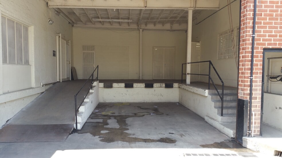 More Photos Of 2840 E 11th St, Los Angeles Warehouse For Lease