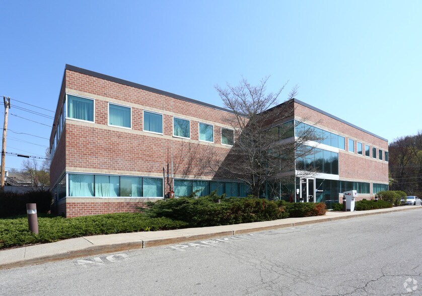 Primary Photo Of 230 Maple St, Marlborough Medical For Lease