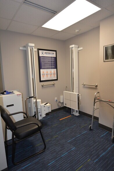 More Photos Of 10503 W Thunderbird Blvd, Sun City Medical For Lease