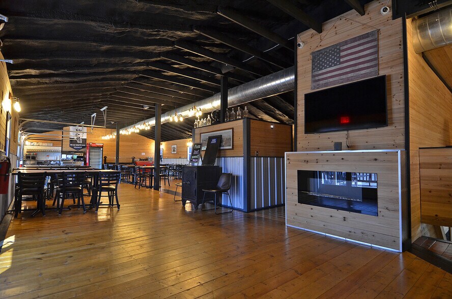 More Photos Of 818 N Shabbona St, Streator Restaurant For Sale