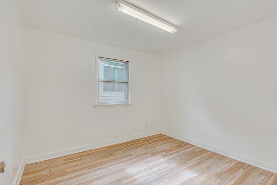 More Photos Of 1403 Spring Hill Ave, Mobile Healthcare For Sale