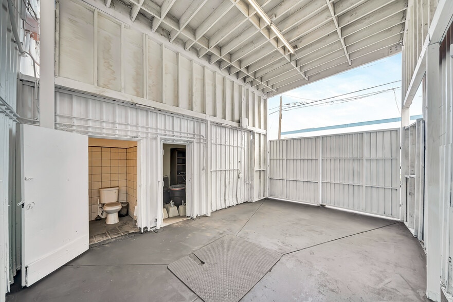 More Photos Of 1500 W Pacific Coast Hwy, Long Beach Carwash For Sale