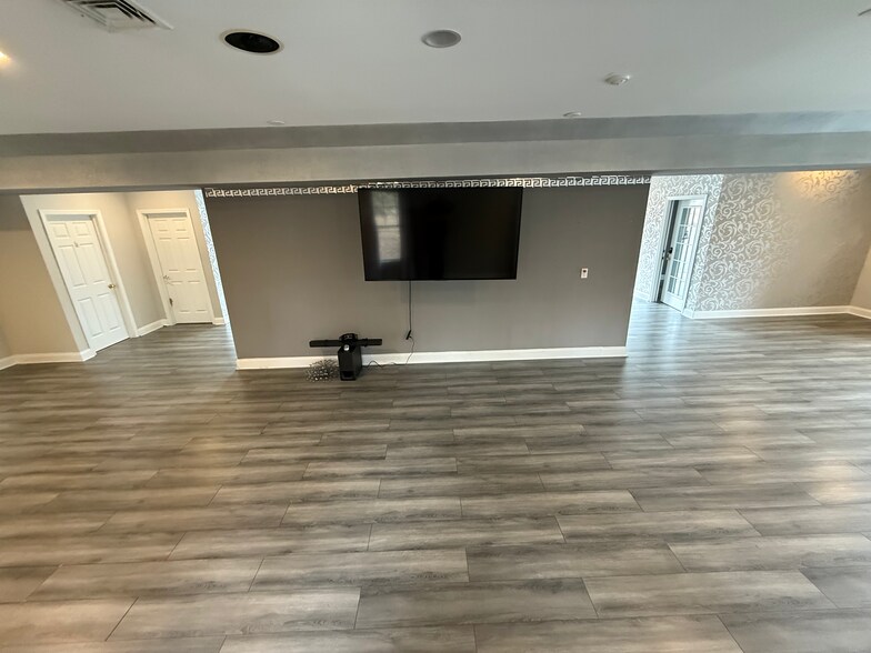 More Photos Of 2290 Foxon Rd, North Branford Storefront Retail Office For Lease