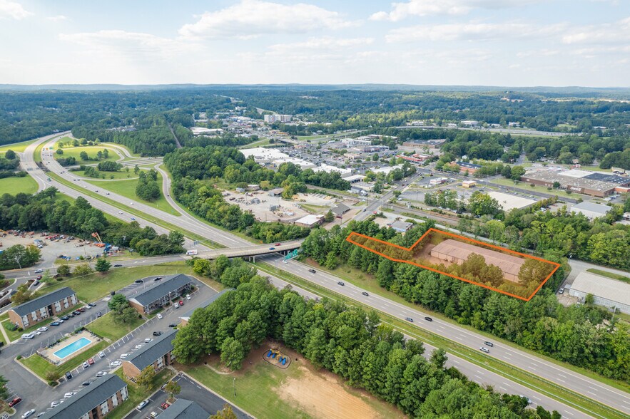 More Photos Of 121 S Lasalle St, Durham Warehouse For Lease