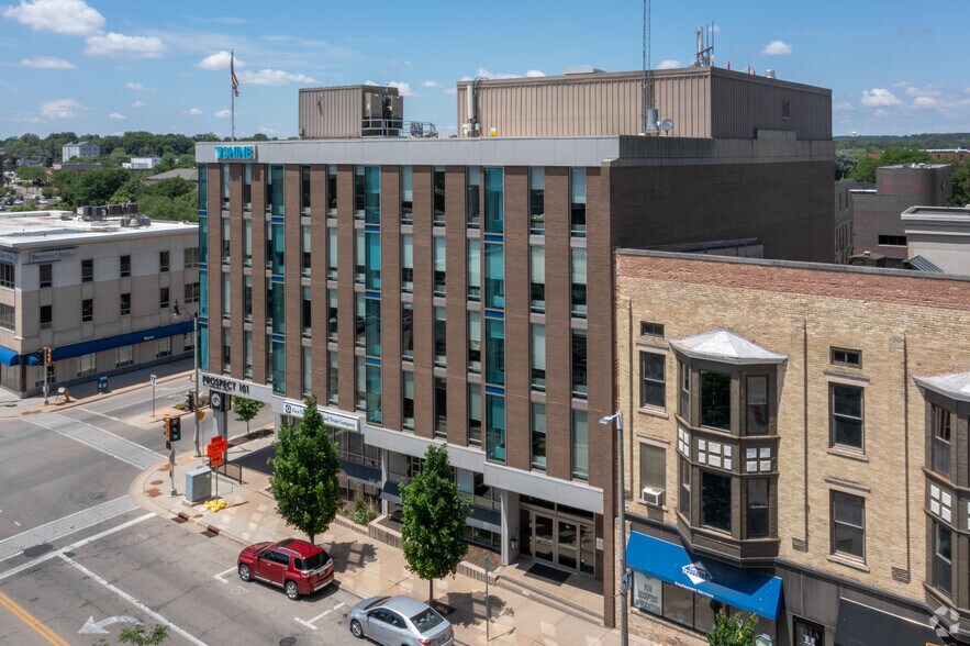 More Photos Of 100-101 E Milwaukee St, Janesville Office For Lease