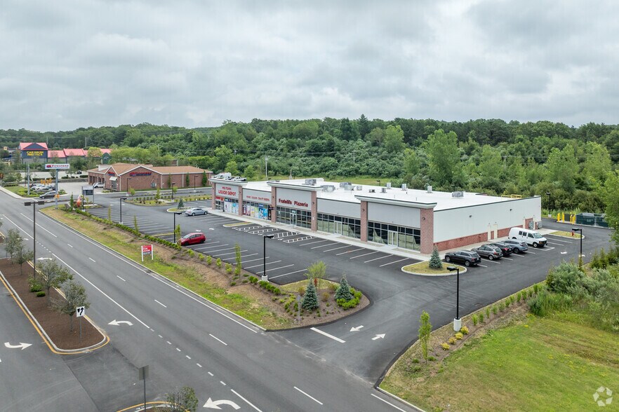 More Photos Of 751 Centre of New England Blvd, Coventry General Retail For Lease