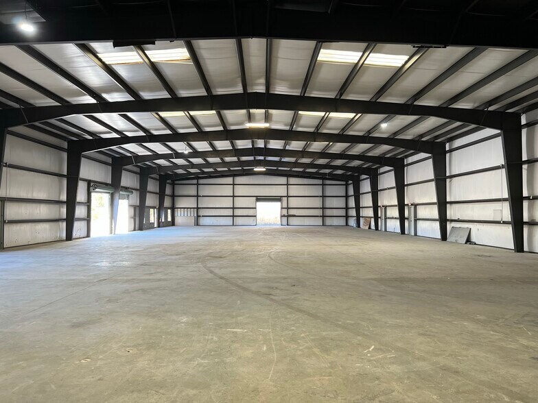 More Photos Of 230 Industrial Park Rd, Baldwin Warehouse For Lease