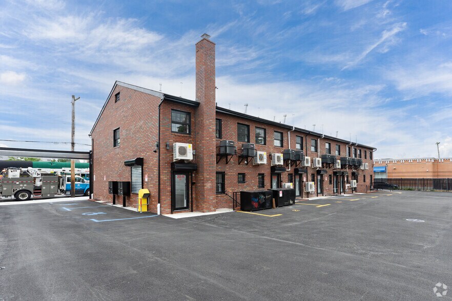 More Photos Of 205-16 Linden Blvd, Saint Albans Storefront Retail Residential For Lease