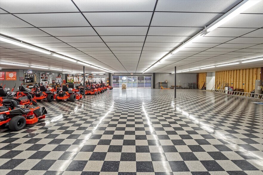 More Photos Of 101 S US Highway 69, Huntington Department Store For Sale