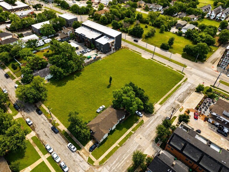 More Photos Of NWC Of Zang Boulevard & Neely St, Dallas Land For Sale