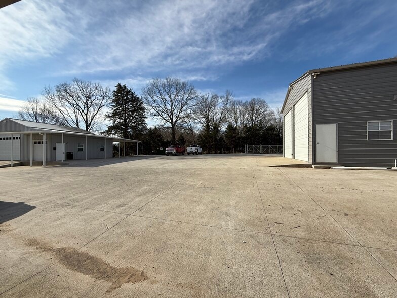 More Photos Of 120 Wade Herrod Rd, Smyrna Freestanding For Lease