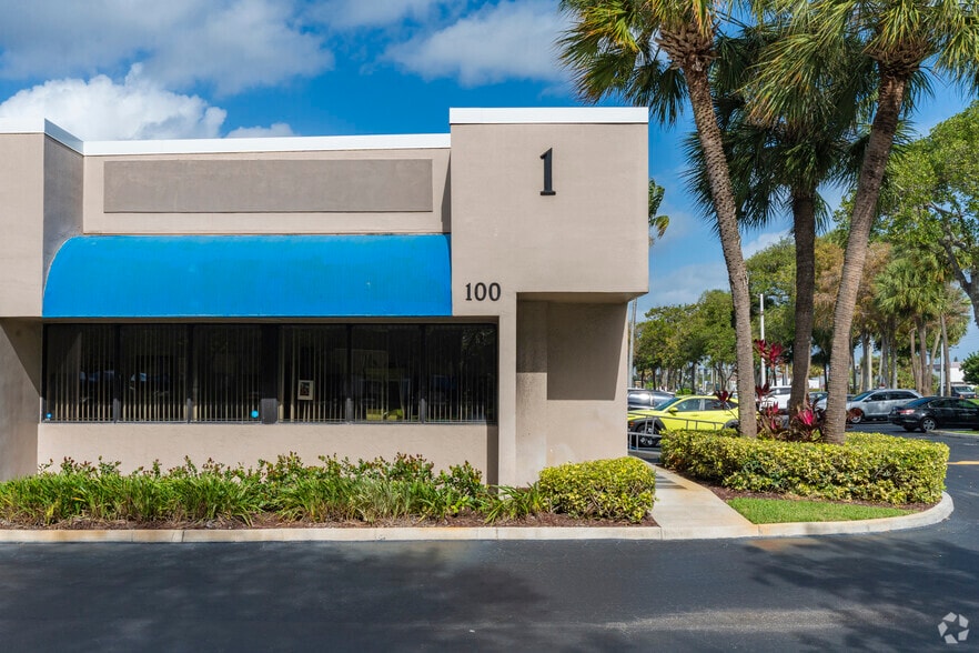 More Photos Of 6555 Powerline Rd, Fort Lauderdale Unknown For Lease