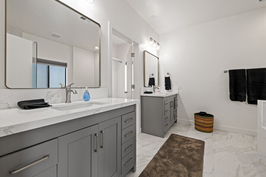 More Photos Of 68766 Perez Rd, Cathedral City Warehouse For Sale