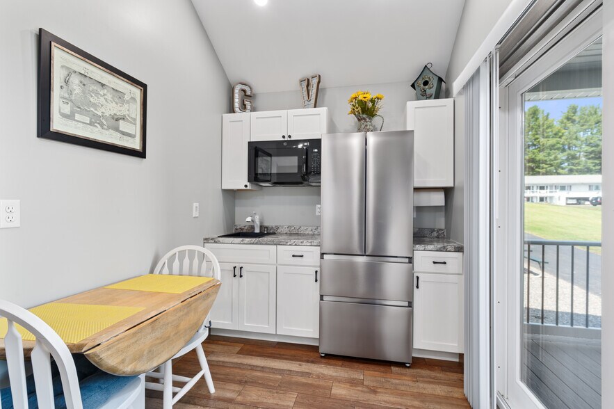 More Photos Of 291 Endicott St N, Laconia Hotel For Sale