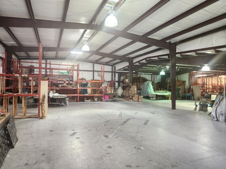 More Photos Of 154 Newman Dr, Brunswick Light Distribution For Lease