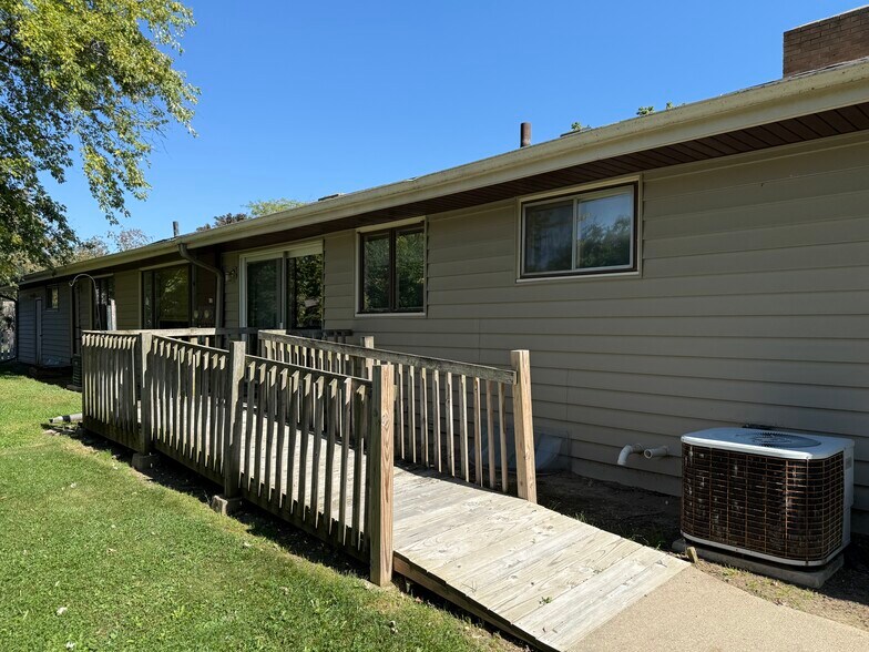 More Photos Of 637 N Wright Rd, Janesville Assisted Living For Sale