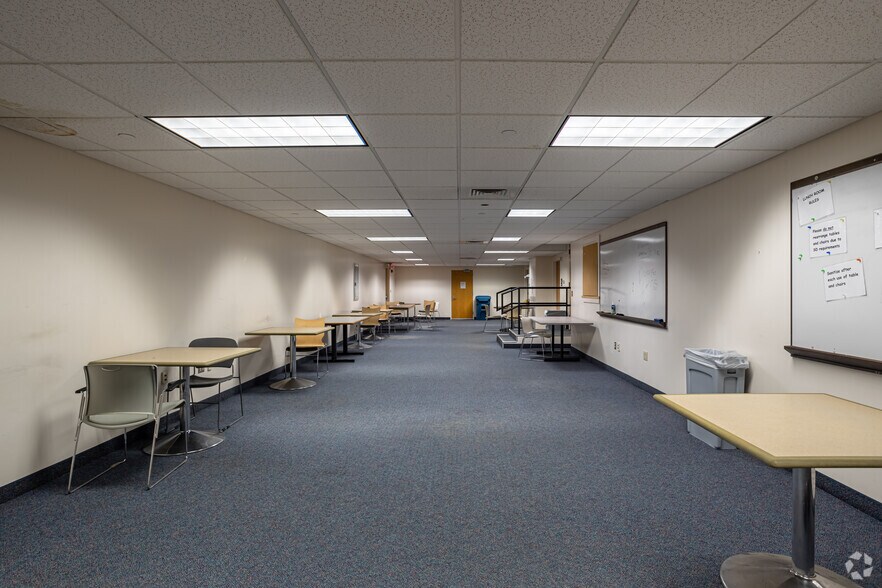 More Photos Of 140 High St, Springfield Unknown For Sale