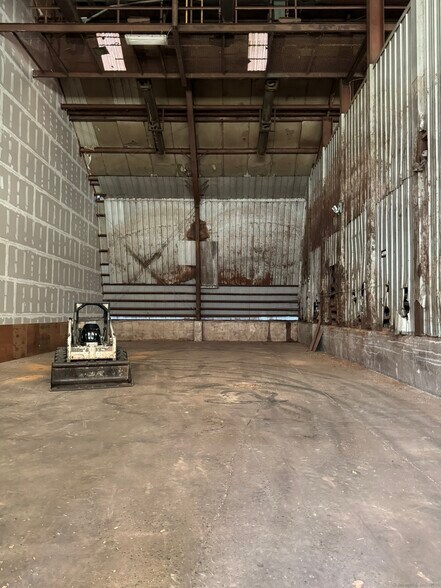 More Photos Of 46 Apel Pl, Manchester Warehouse For Sale
