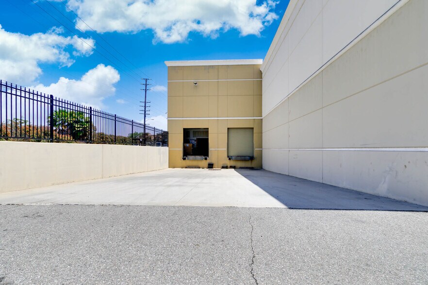 More Photos Of 1783 W 2nd St, Pomona Warehouse For Lease