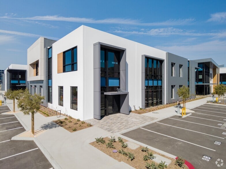 Primary Photo Of 3021-3025 N Hollywood Way, Burbank Loft Creative Space For Sale